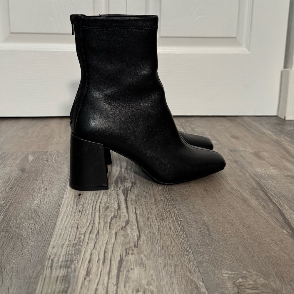 Aqua Block Heel Leather Ankle Boots